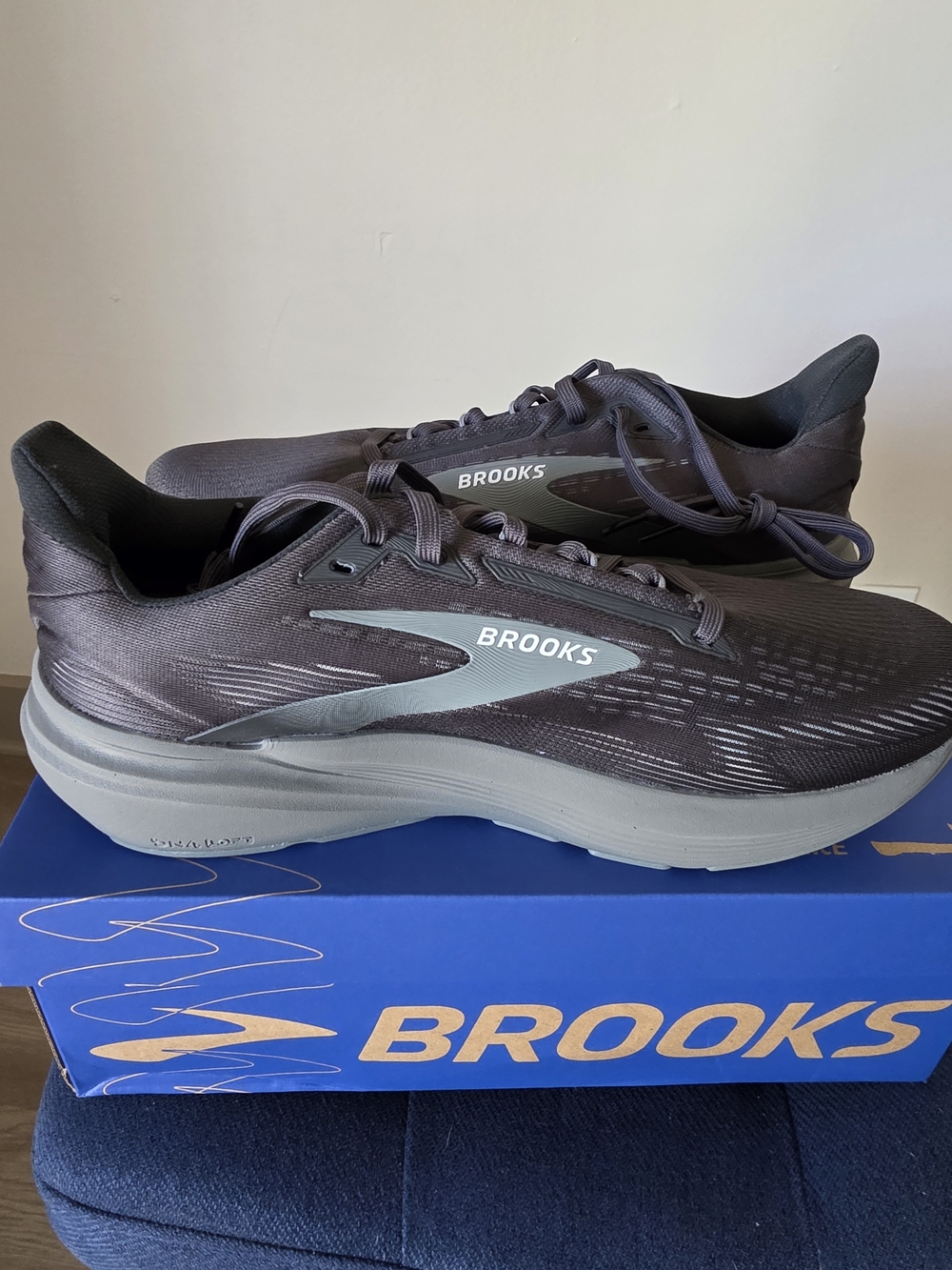 Brooks Revel 8 10.5m Wide
